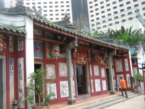 28852_392223752590_1257143_n